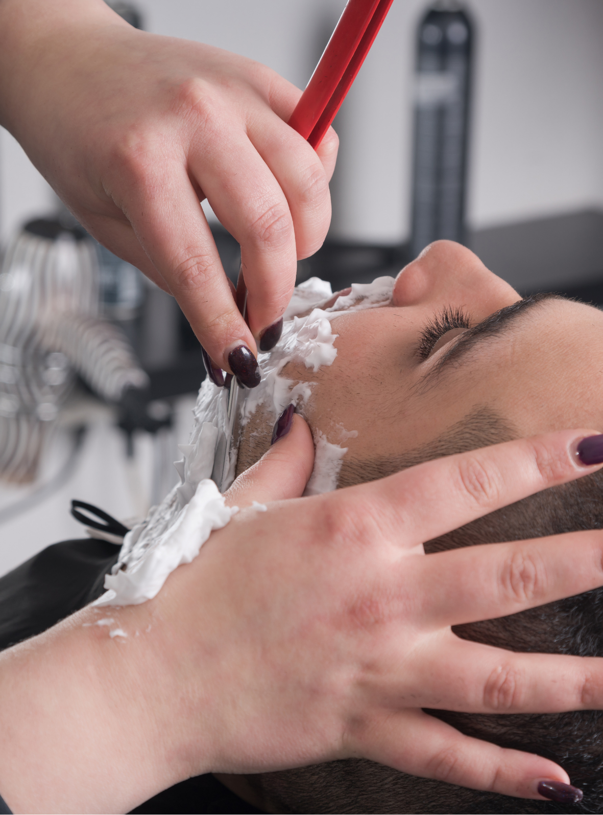 beste Bartpflege für Männer in Delmenhorst im Friseurstuhl im Salon Immanuel