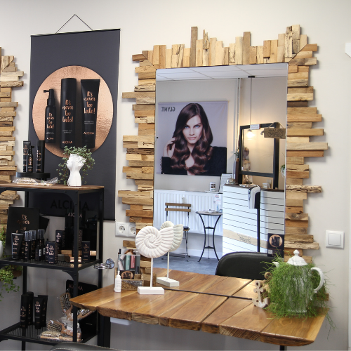 moderner Kosmetiktisch bei Friseure Delmenhorst im Salon